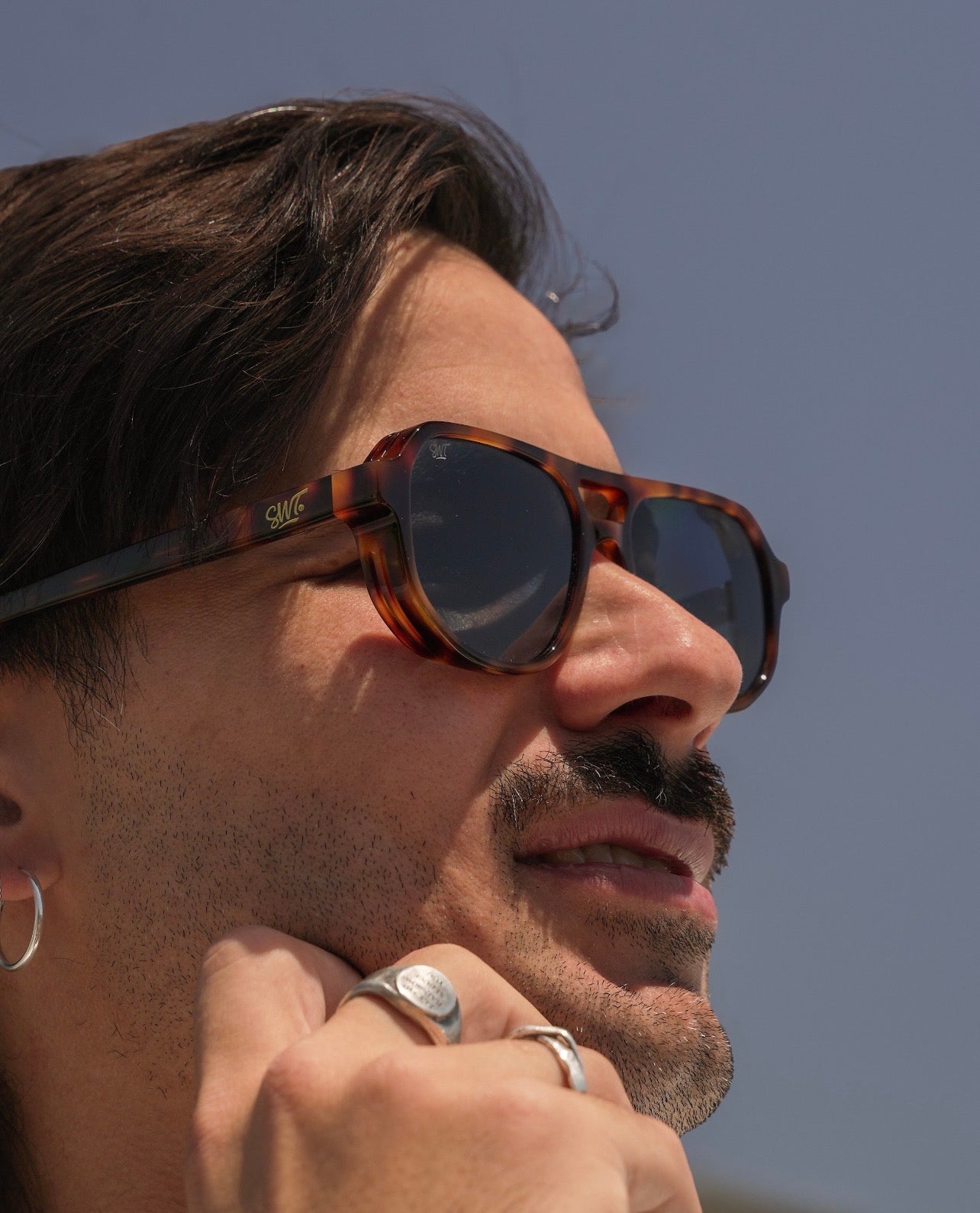 SWT Endurance collection, classic driving sunglasses with integrated side flaps