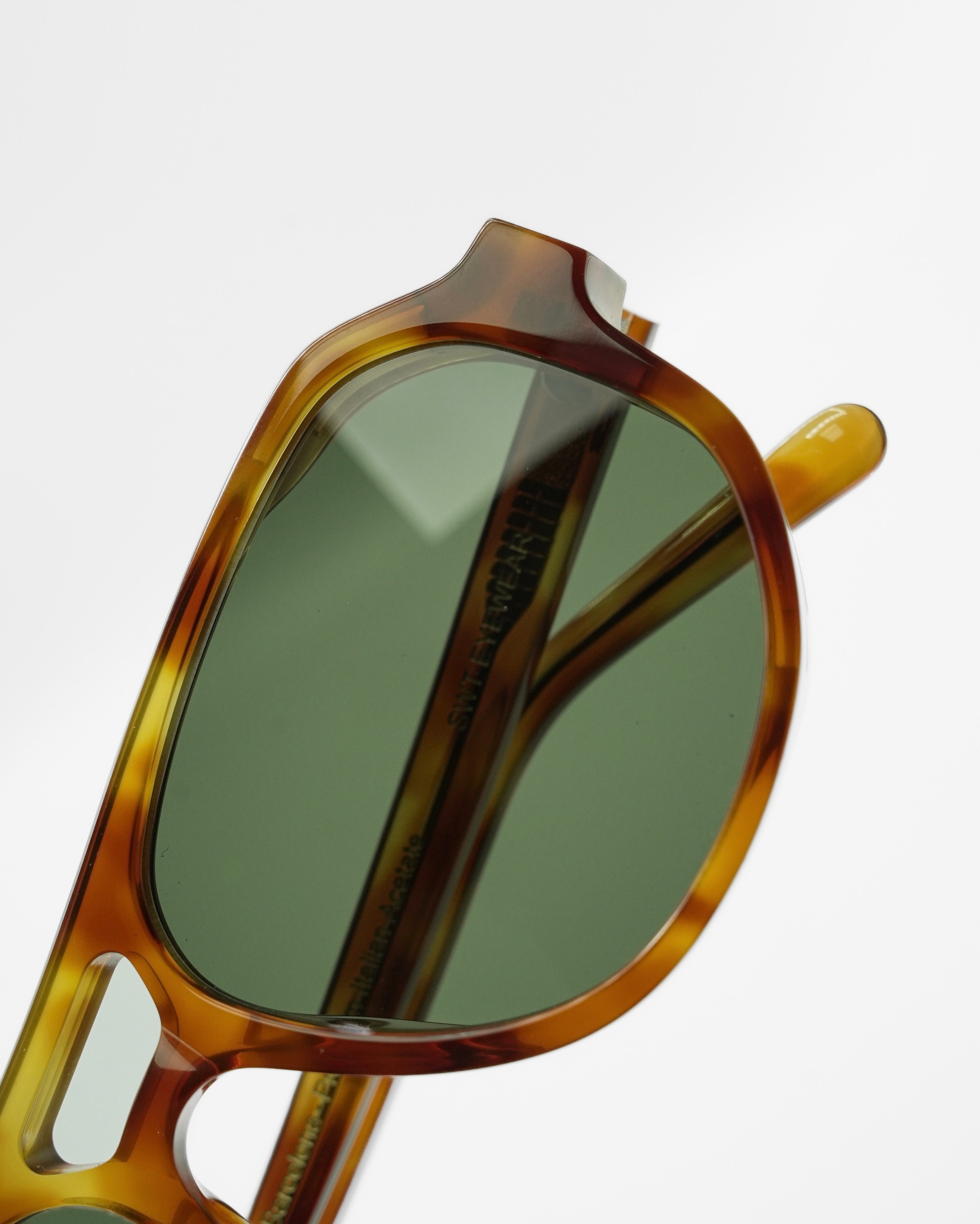 Oliver sunglasses by SWT, amber tortoiseshell aviator with G15 green lenses