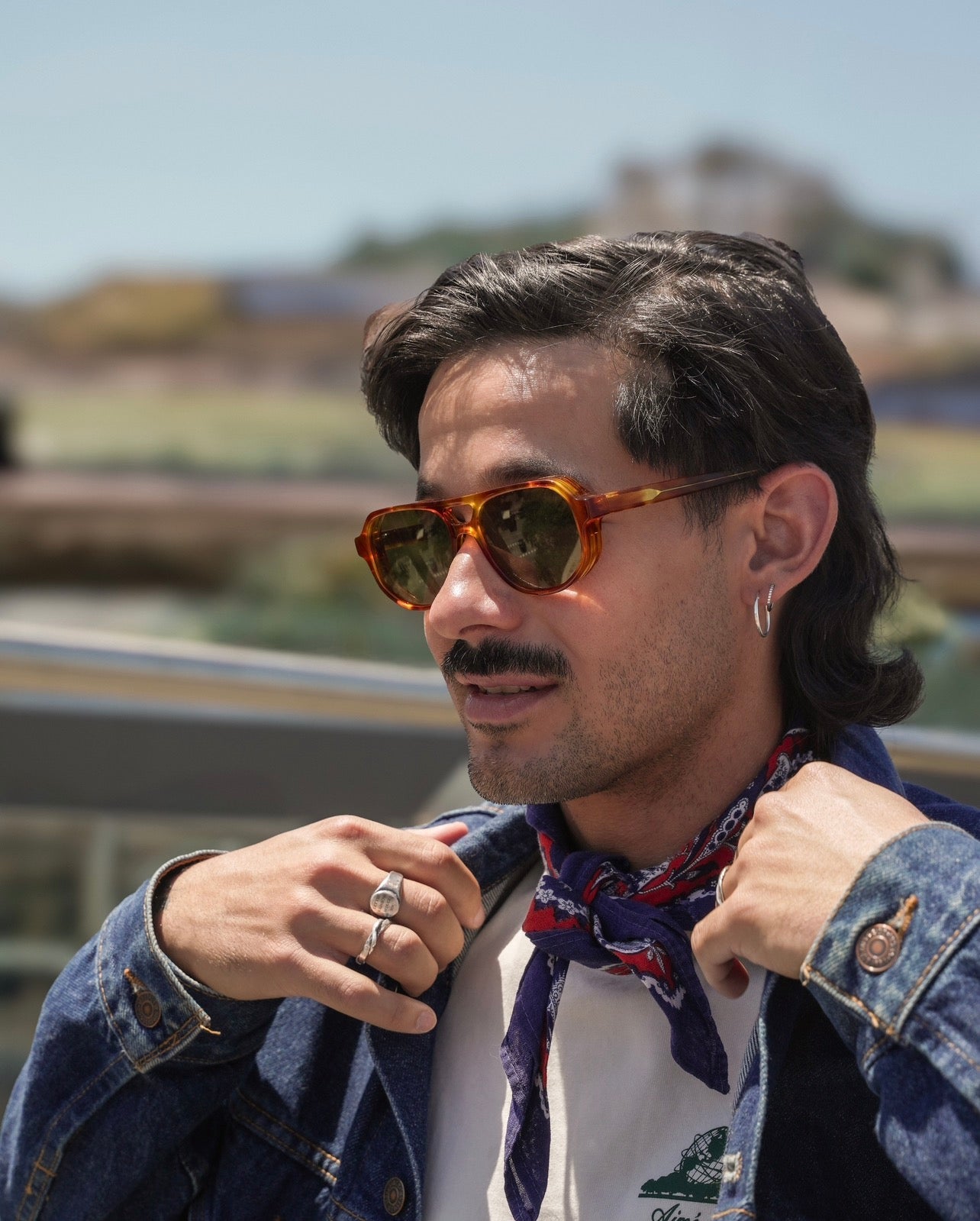 Oliver sunglasses by SWT, 5-barrel stainless steel hinge detail